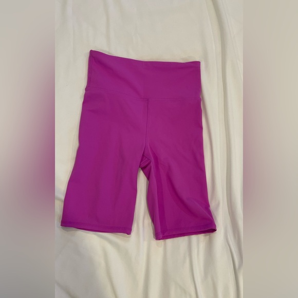 GapFit Bike Shorts - Picture 1 of 3